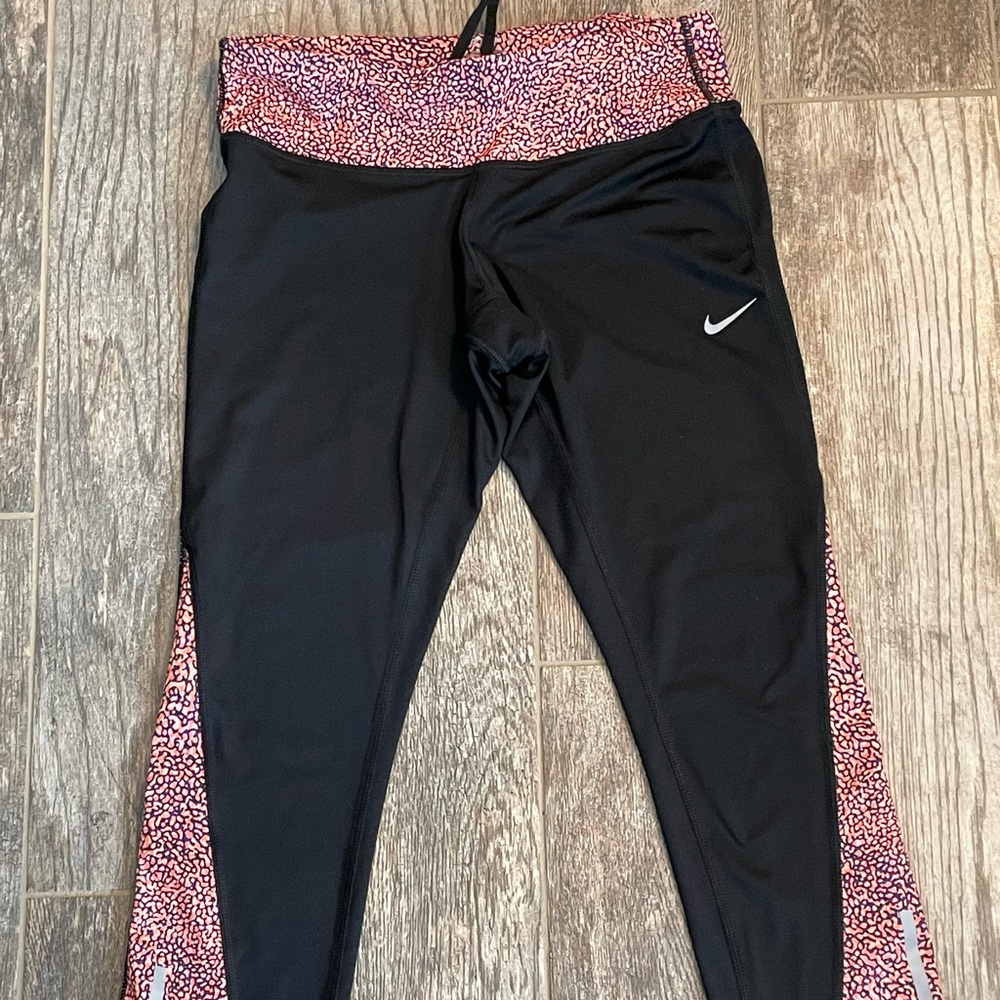 Nike cropped leggings. Size small